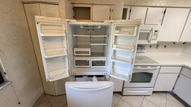 CYPRESS BEND CONDOMINIUM VII - Residential