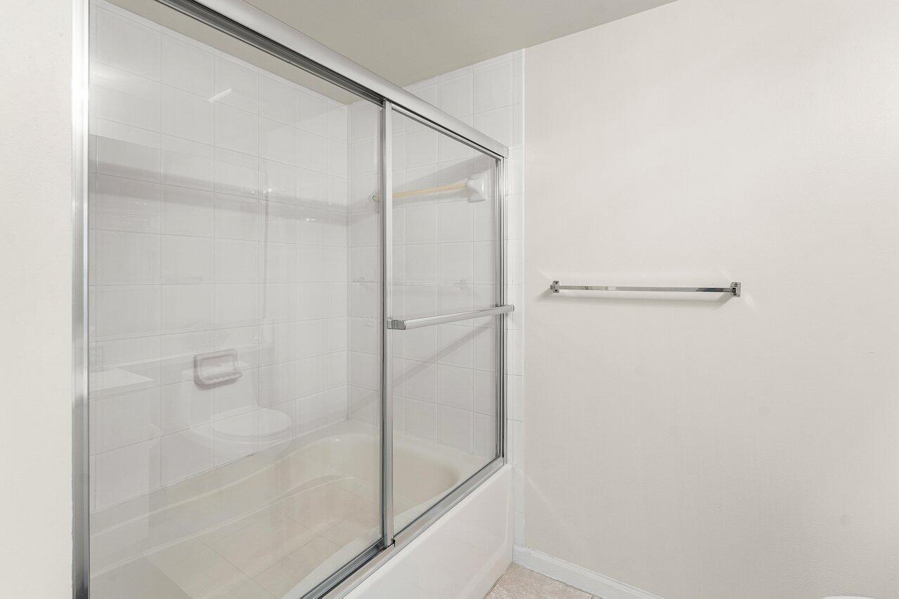 ST ANDREWS AT POLO CLUB CONDO - Residential Lease