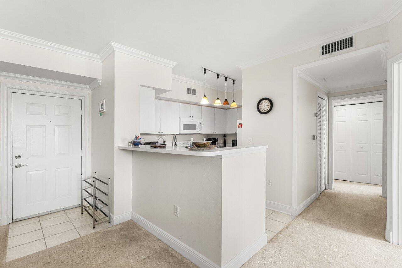 ST ANDREWS AT POLO CLUB CONDO - Residential Lease