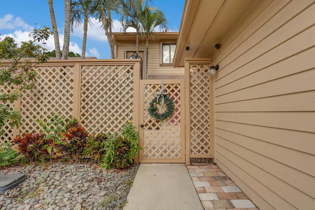 Photo of 6136 SE Georgetown Place, Hobe Sound, FL 33455 (MLS # R11040193)