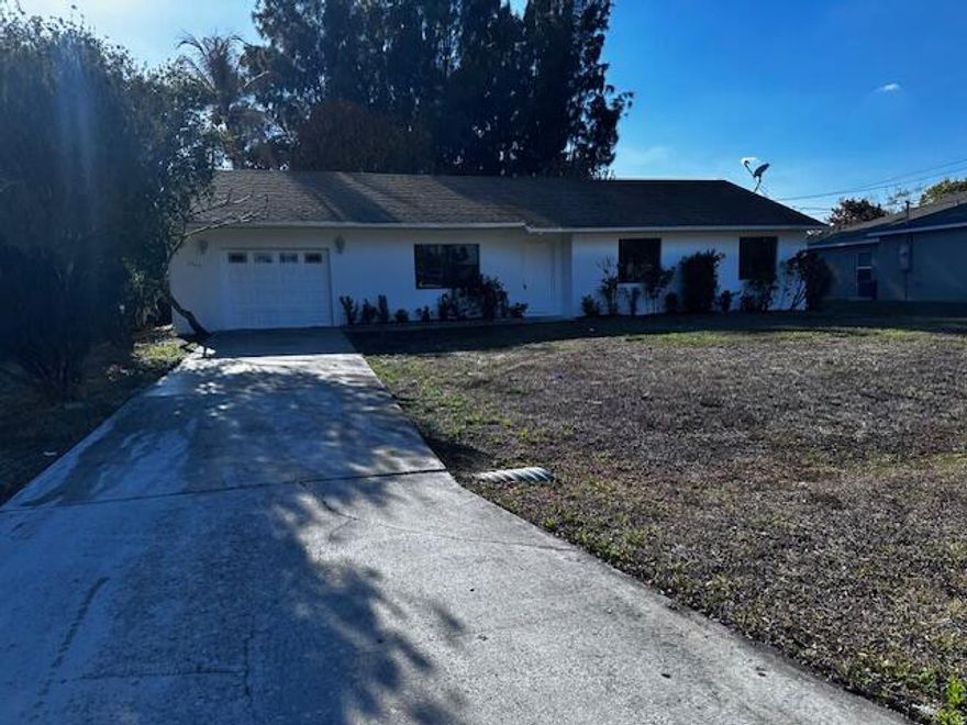 Fantastic Location! Welcome to Southbend! Walk to Jessica Clinton Park across from your 3/2/1 CBS home. Brand new kitchen and appliances, freshly painted interior and exterior, brand new 3 ton AC unit installed. Southbend is known for C-23 Canal Boat Ramp Park, offering boat ramps into the canal and leading out the St Lucie River. Close to the turnpike for easy commutes. PSL Botanical Gardens is 5 minutes away which also features Pioneer Park, a new 10 acre area including a boardwalk to walk along the river and a large Pavilion Park for kids. Tradition and St Lucie West is 15 minutes away. Close to US1 for shopping and beaches, hospital and mall. Roof is from 2005.