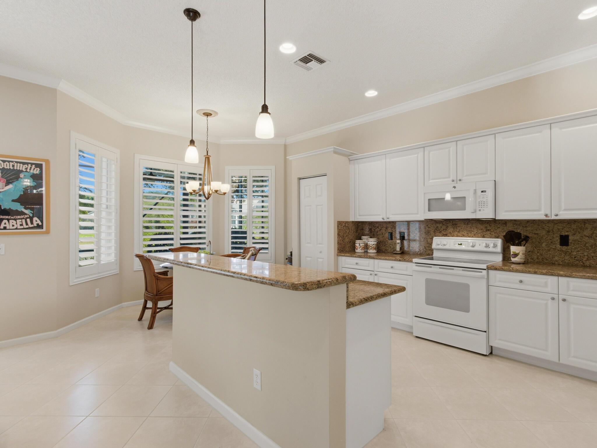 VALENCIA ISLES 3 - Residential