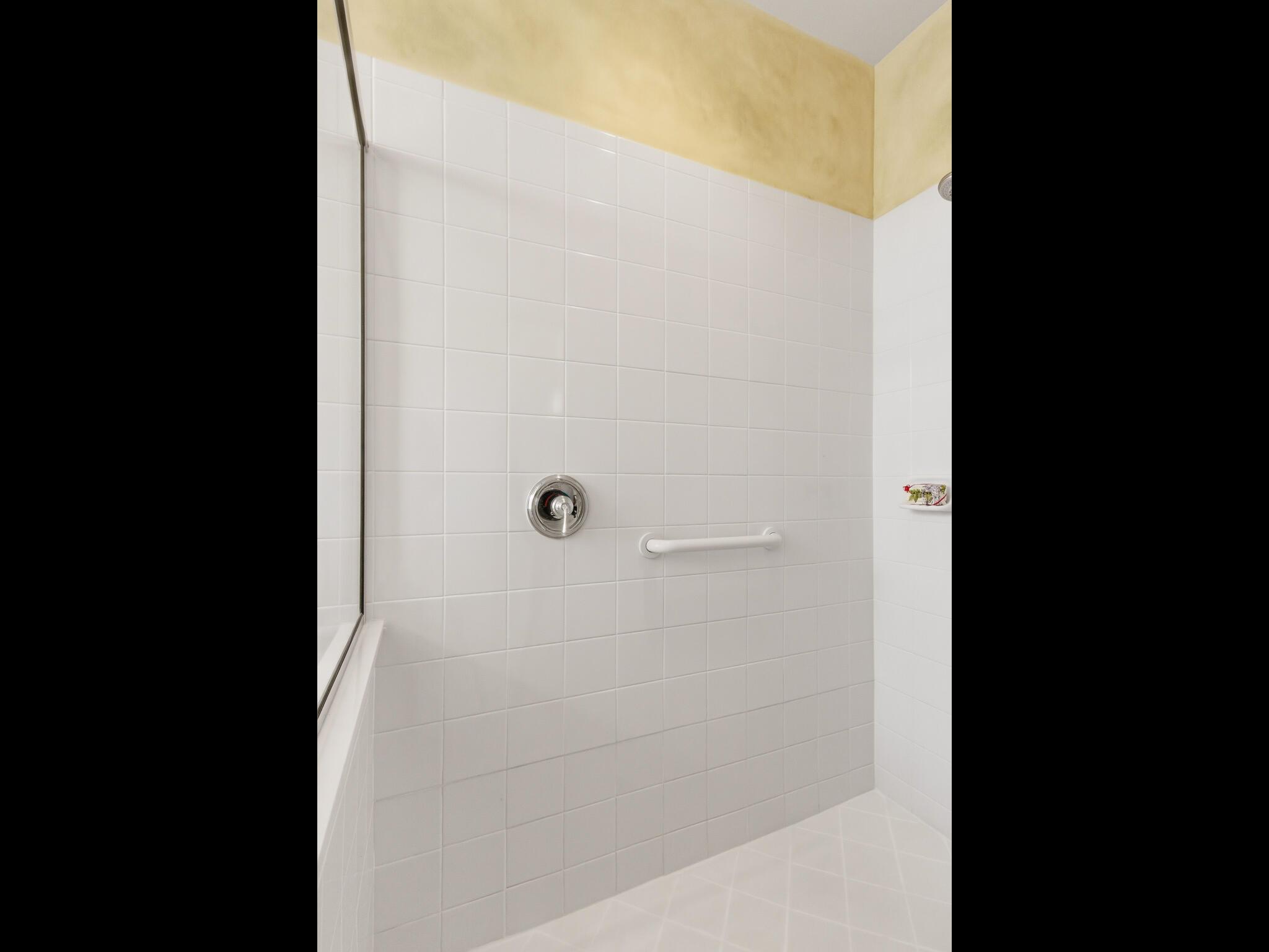 VALENCIA ISLES 3 - Residential