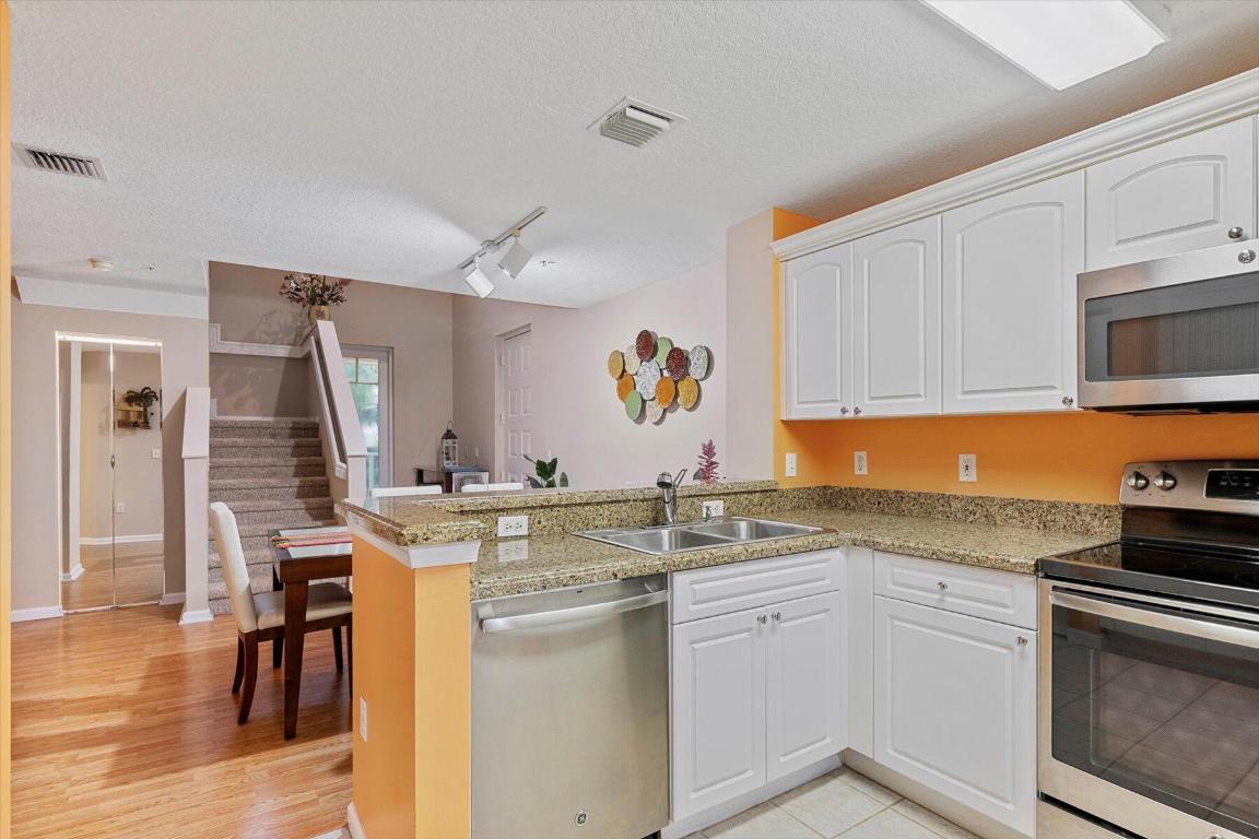 VILLAGE AT ABACOA CONDO - Residential