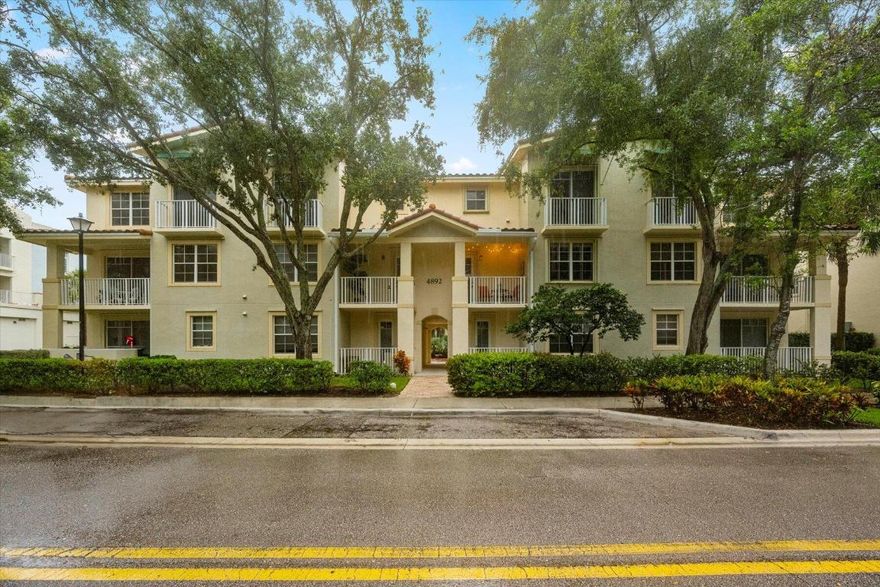 Heart of downtown Abacoa, this townhome style condo features 3 bedrooms, 3 baths (en suite), with the primary on the main floor. The most sought after floor plan in Abacoa, with volume ceilings, creating a dramatic effect and balconies off both floors for your relaxation. This corner unit is close to the pool, clubhouse, and gym, with restaurants, golf, ball park, and FAU campus close by. A short distance is Donald Ross Village and Alton. Beaches are 10 minutes and PBIA is 20 minutes. Come see for yourself!