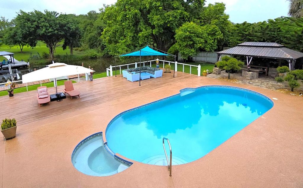 Photo of 147 N Naranja Avenue, Port Saint Lucie, FL 34983 (MLS # R11103243)