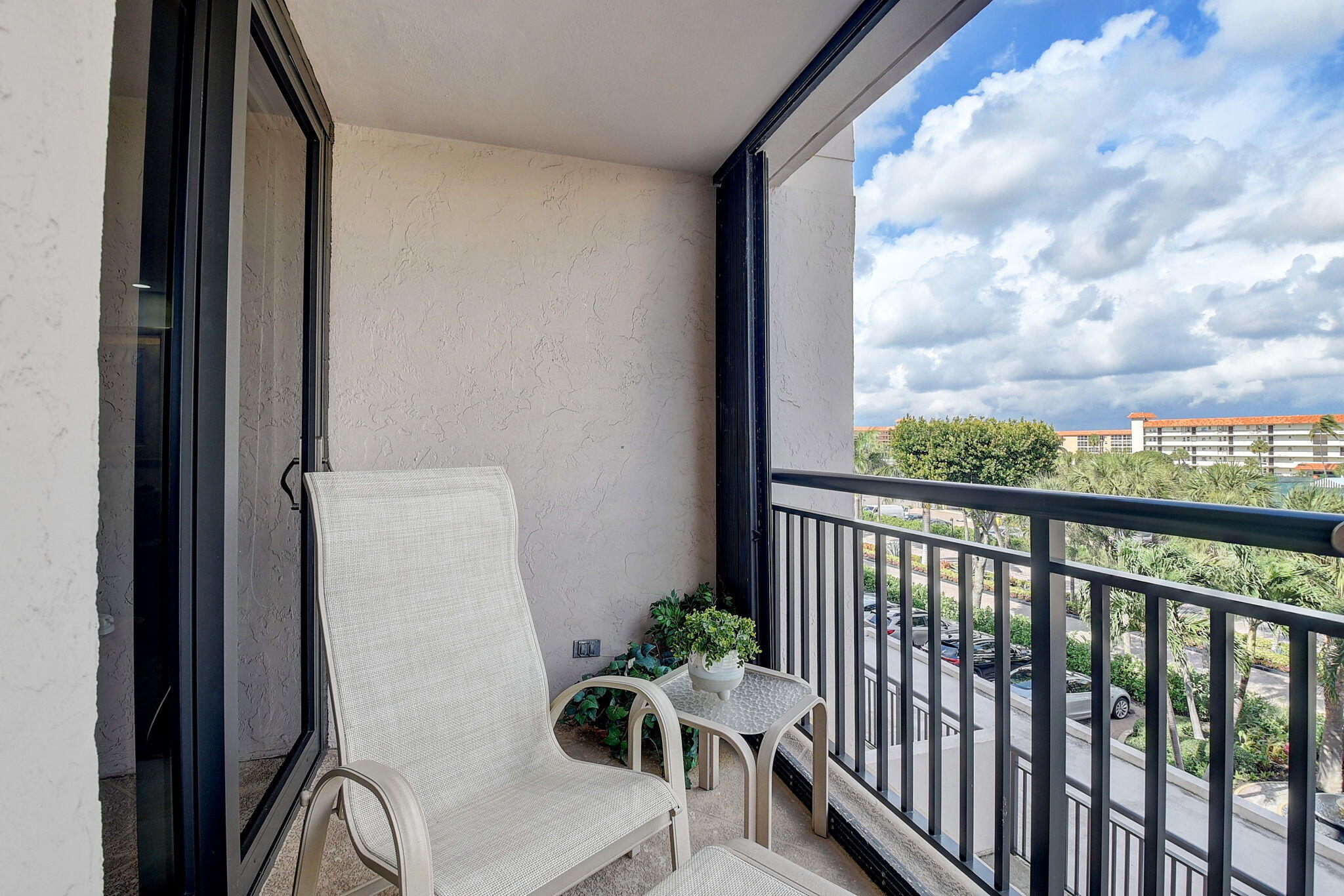 YACHT & RACQUET CLUB OF BOCA RATON CONDO - Residential