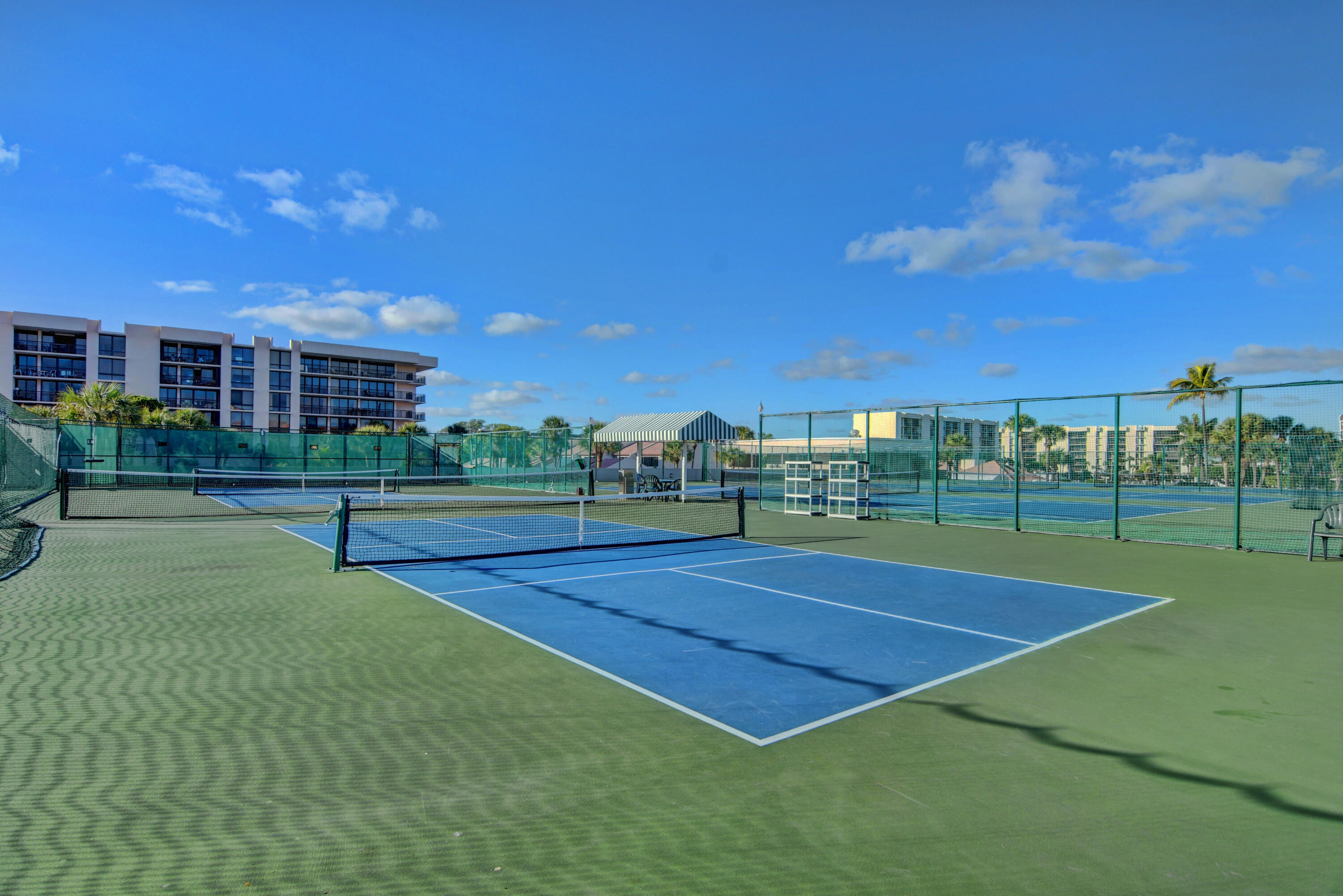 YACHT & RACQUET CLUB OF BOCA RATON CONDO - Residential