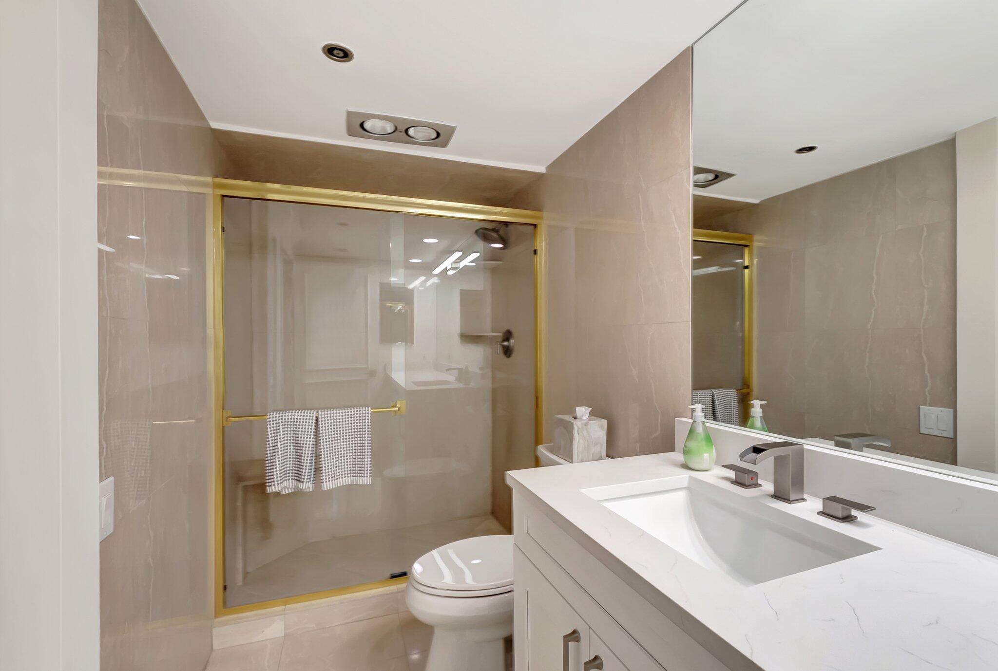 YACHT & RACQUET CLUB OF BOCA RATON CONDO - Residential