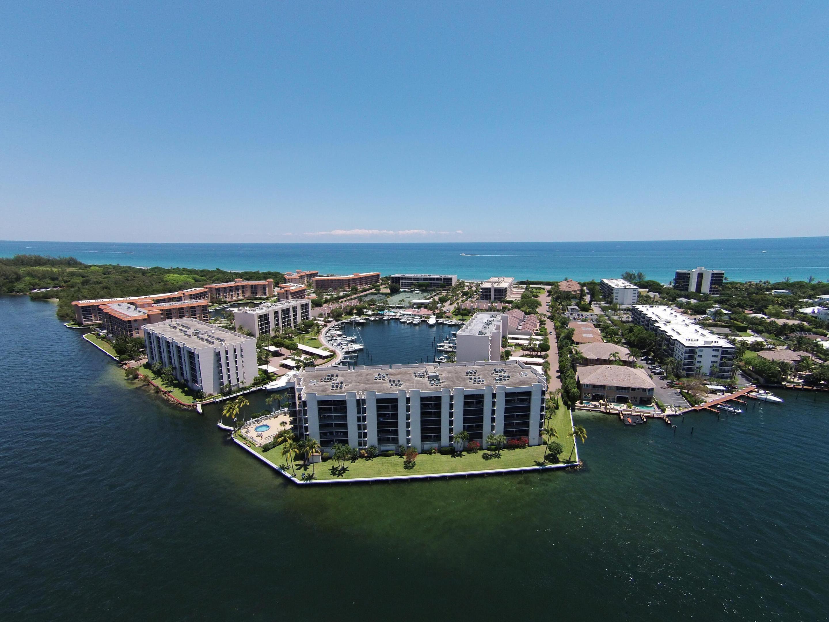 YACHT & RACQUET CLUB OF BOCA RATON CONDO - Residential