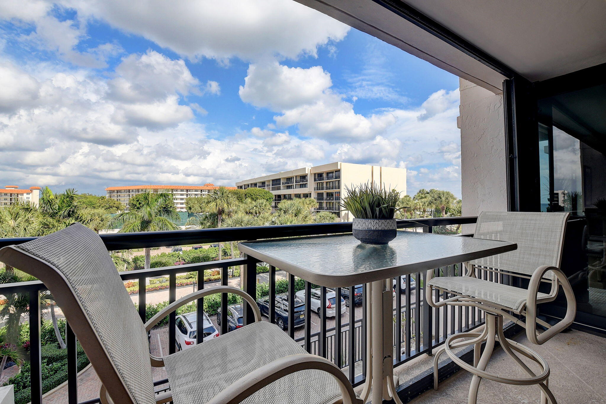 YACHT & RACQUET CLUB OF BOCA RATON CONDO - Residential