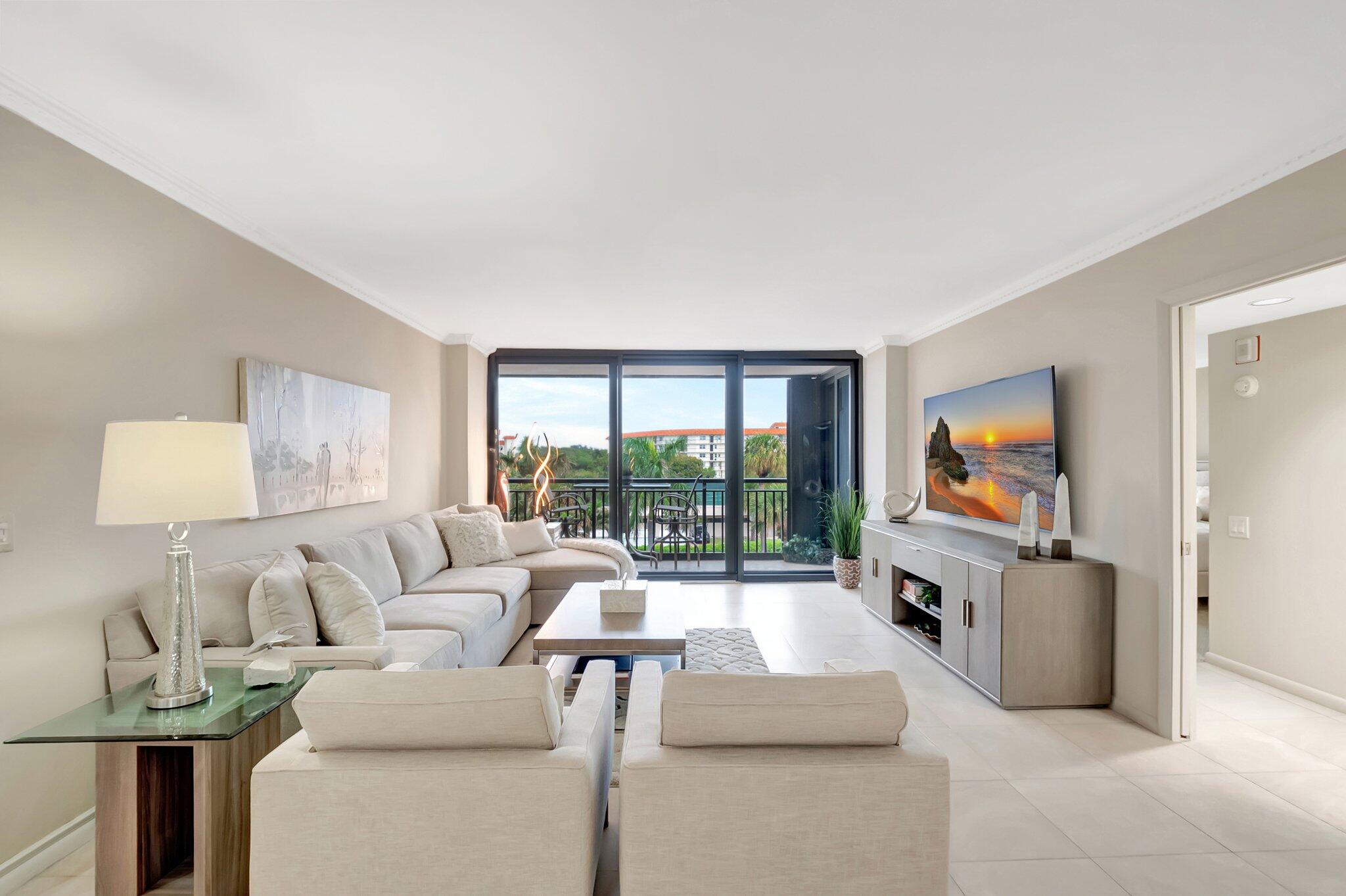 YACHT & RACQUET CLUB OF BOCA RATON CONDO - Residential