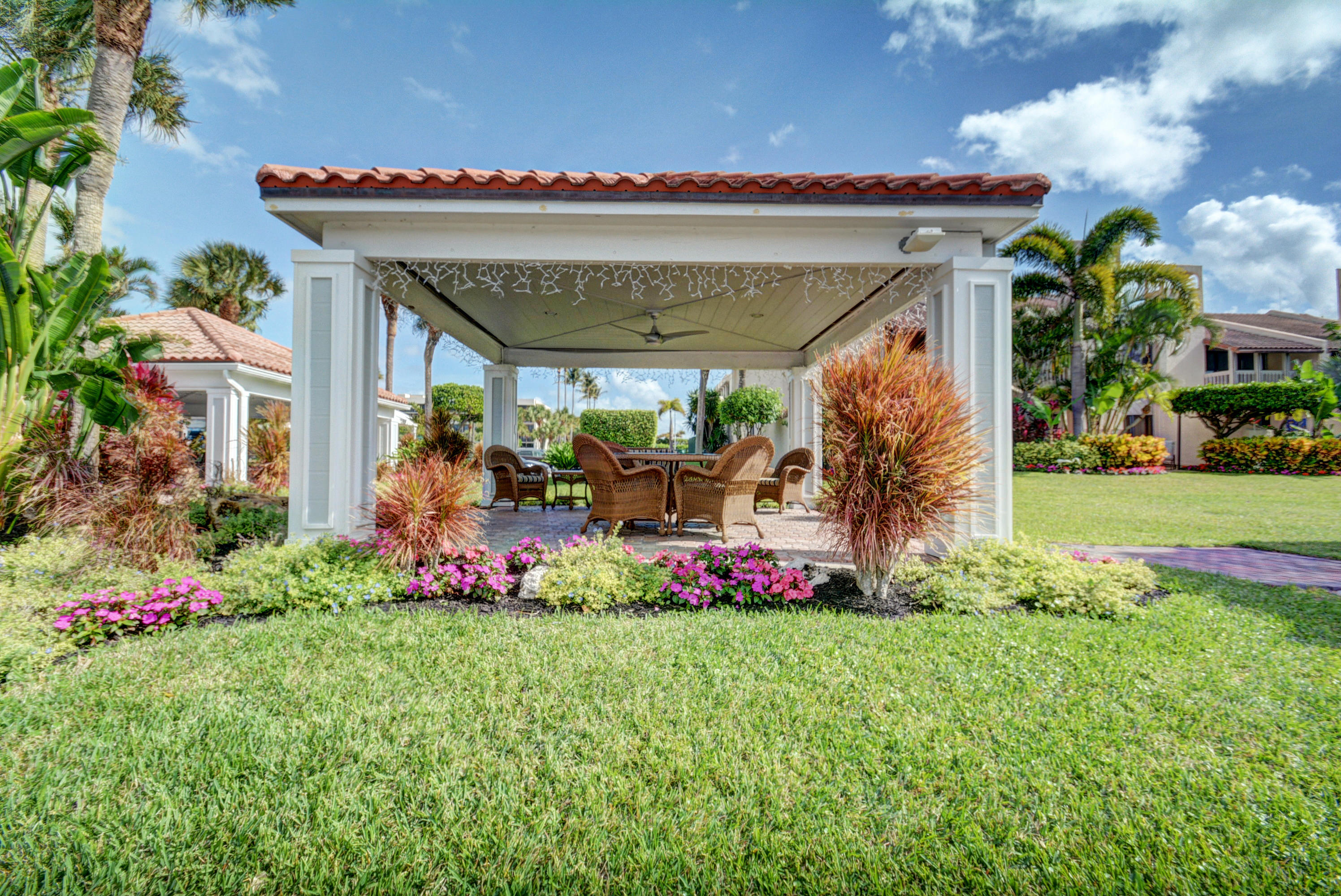 YACHT & RACQUET CLUB OF BOCA RATON CONDO - Residential