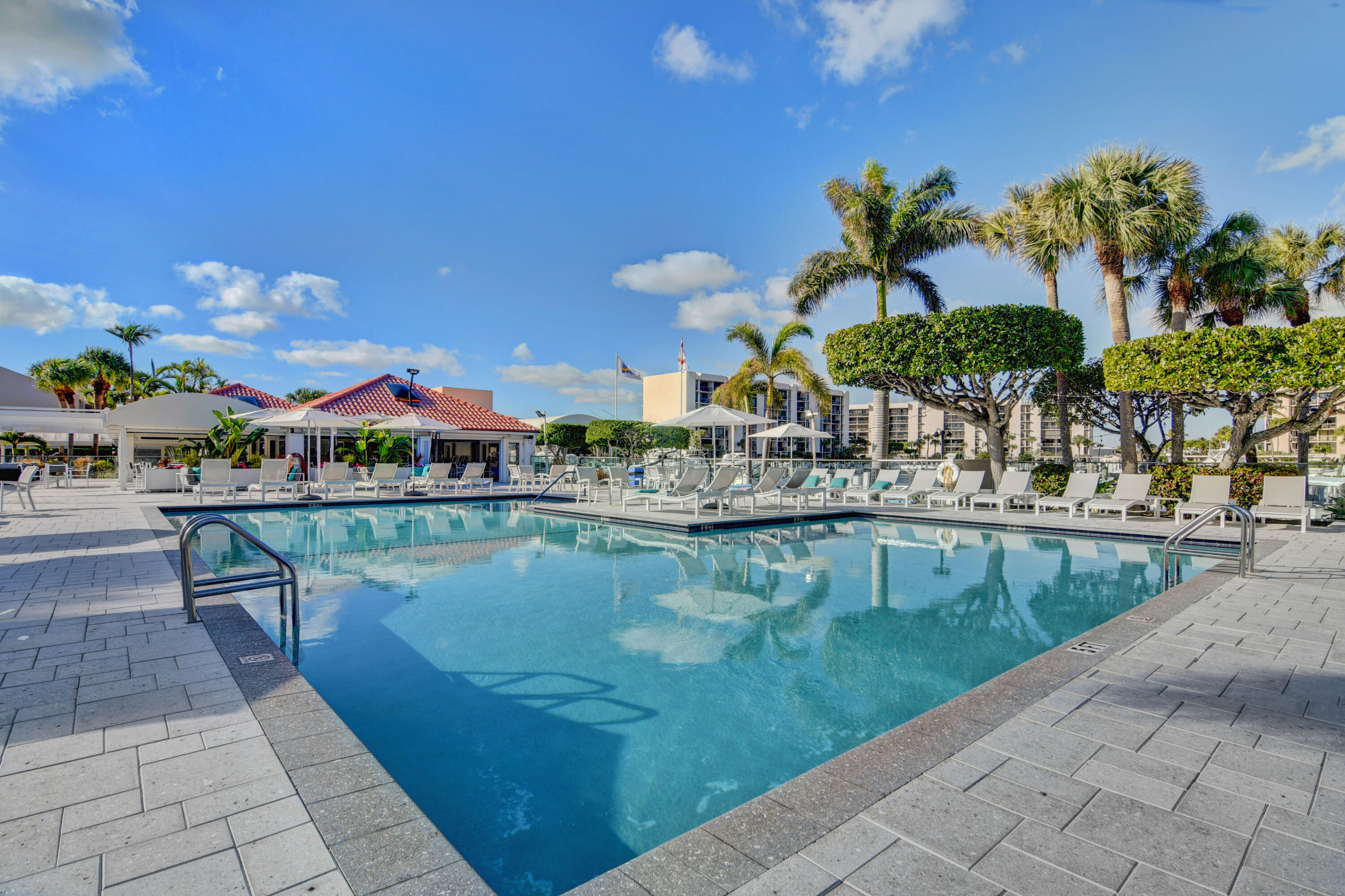 YACHT & RACQUET CLUB OF BOCA RATON CONDO - Residential