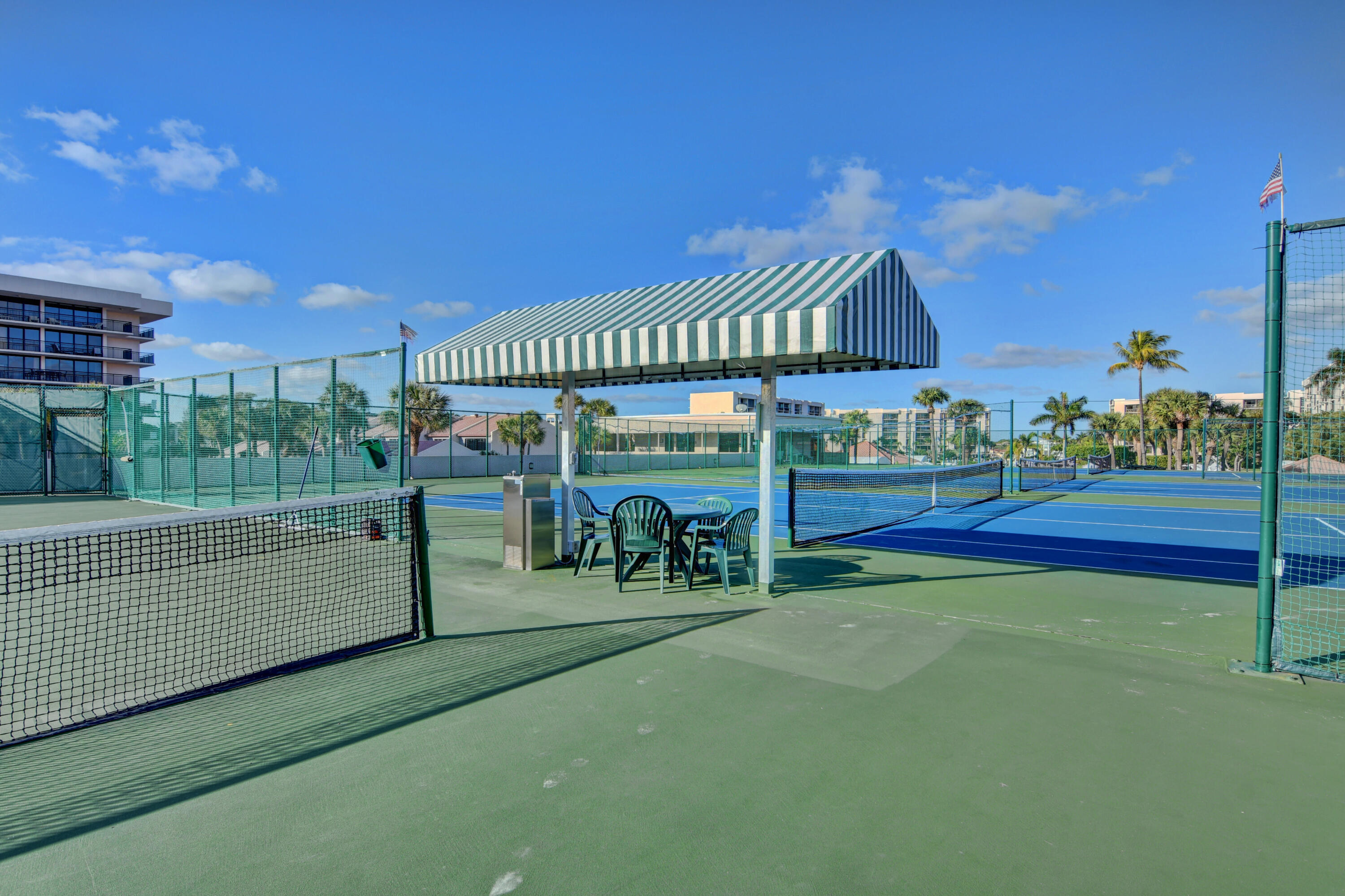 YACHT & RACQUET CLUB OF BOCA RATON CONDO - Residential