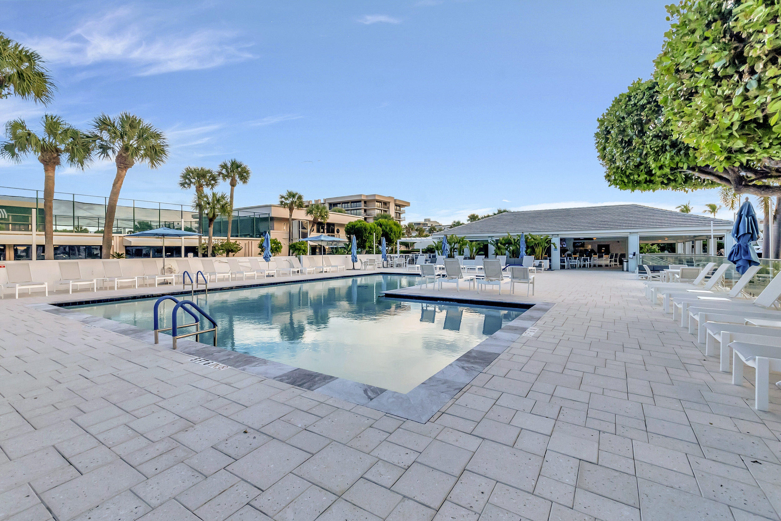 YACHT & RACQUET CLUB OF BOCA RATON CONDO - Residential