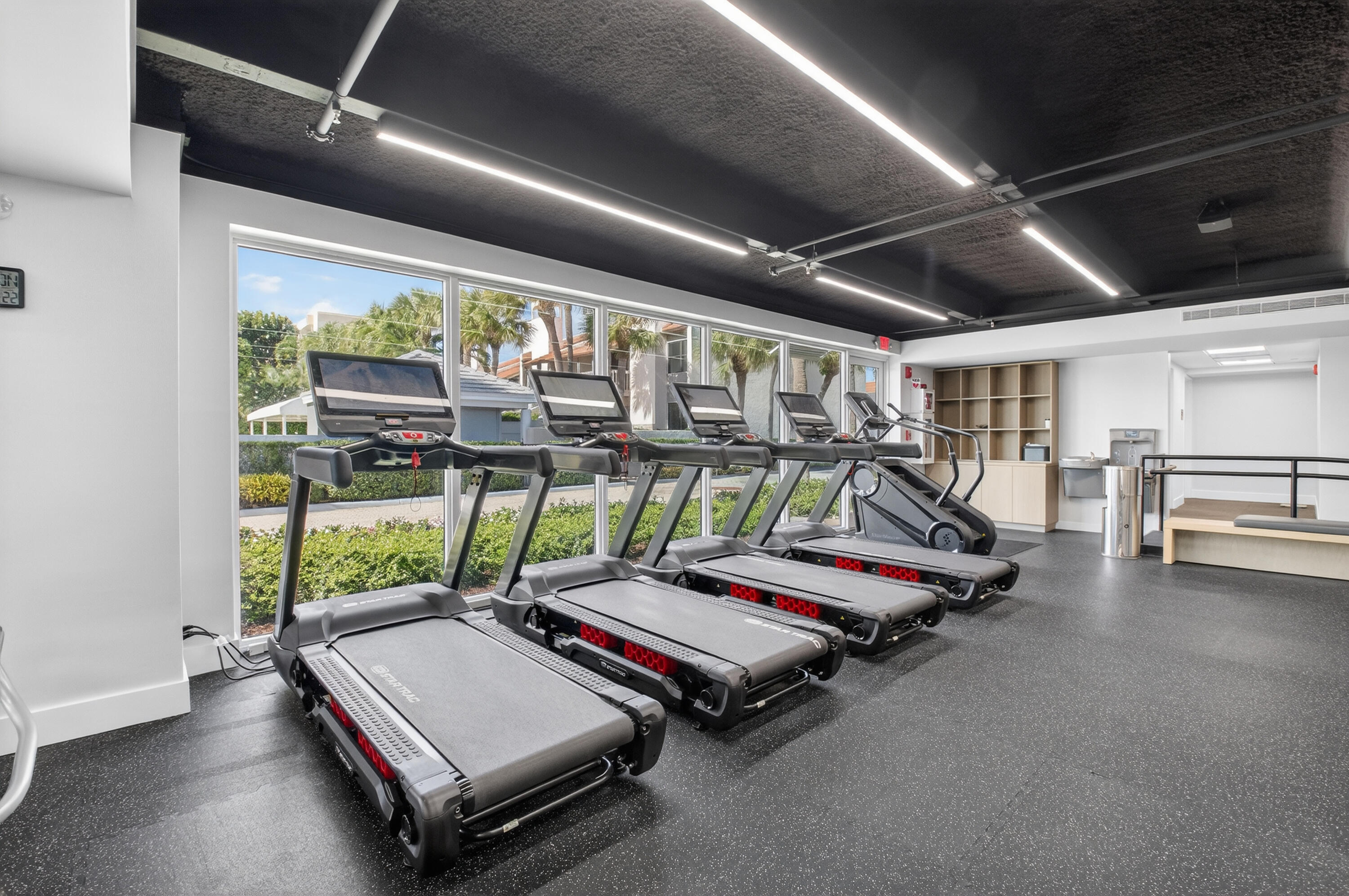 YACHT & RACQUET CLUB OF BOCA RATON CONDO - Residential