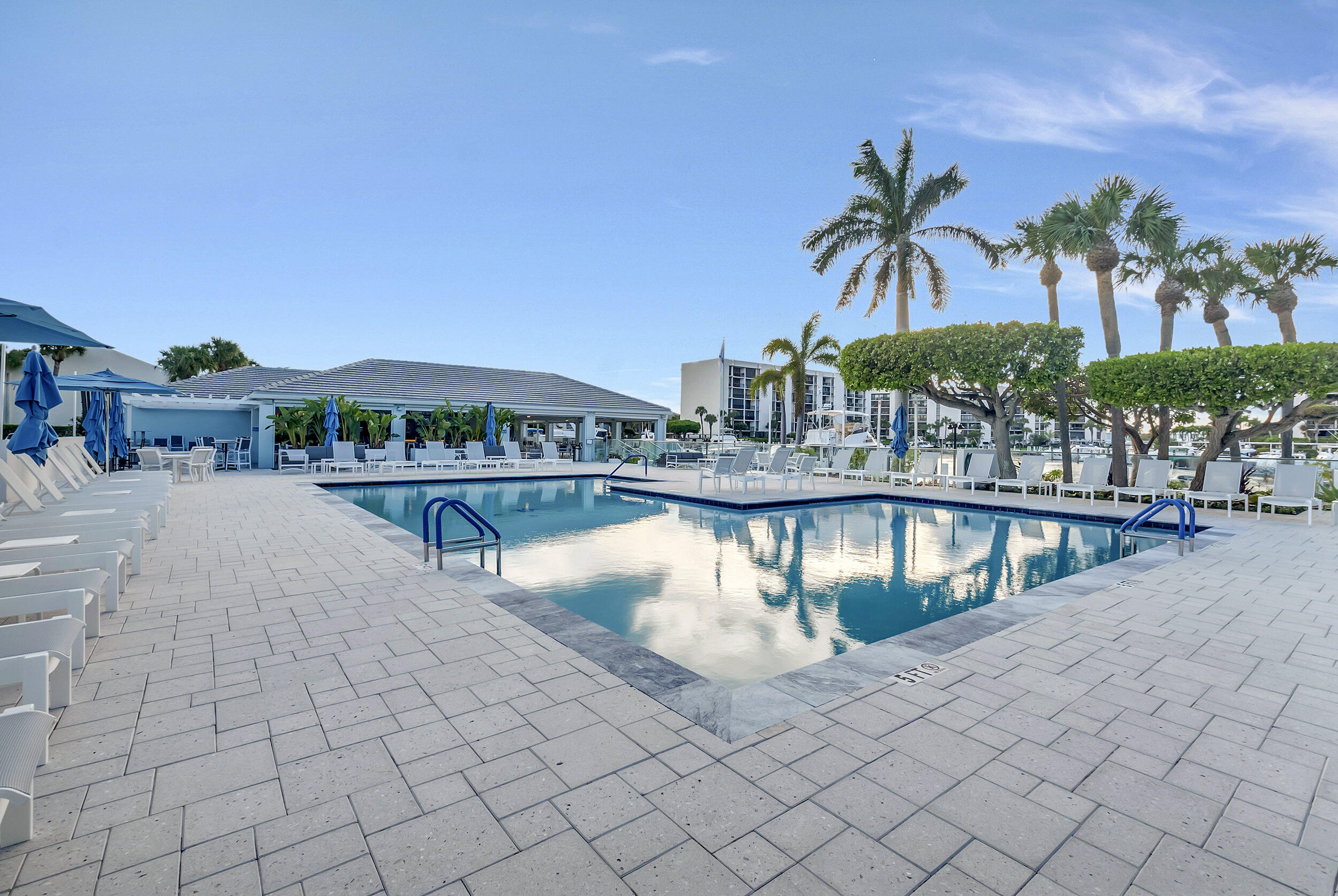 YACHT & RACQUET CLUB OF BOCA RATON CONDO - Residential