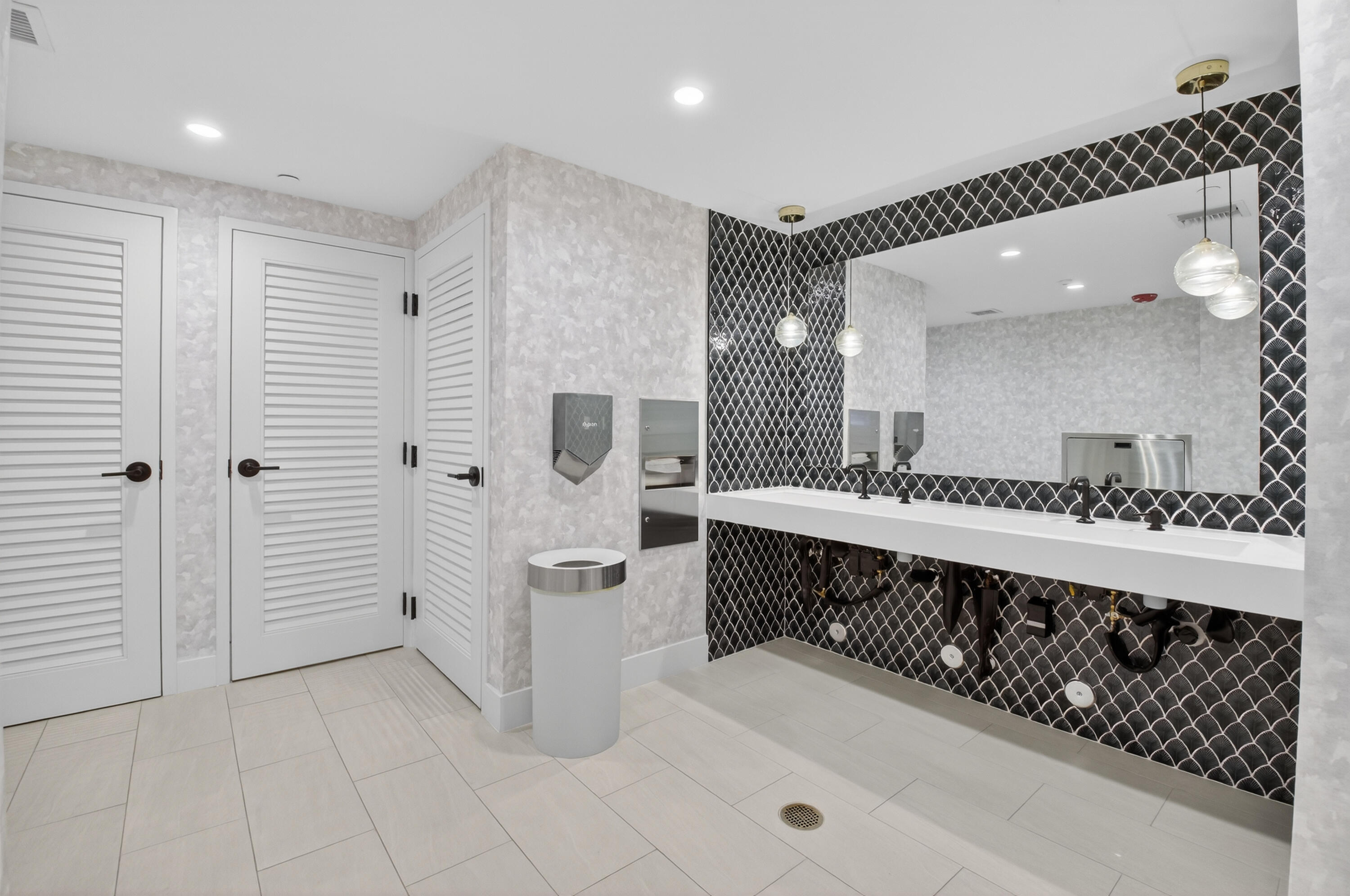 YACHT & RACQUET CLUB OF BOCA RATON CONDO - Residential