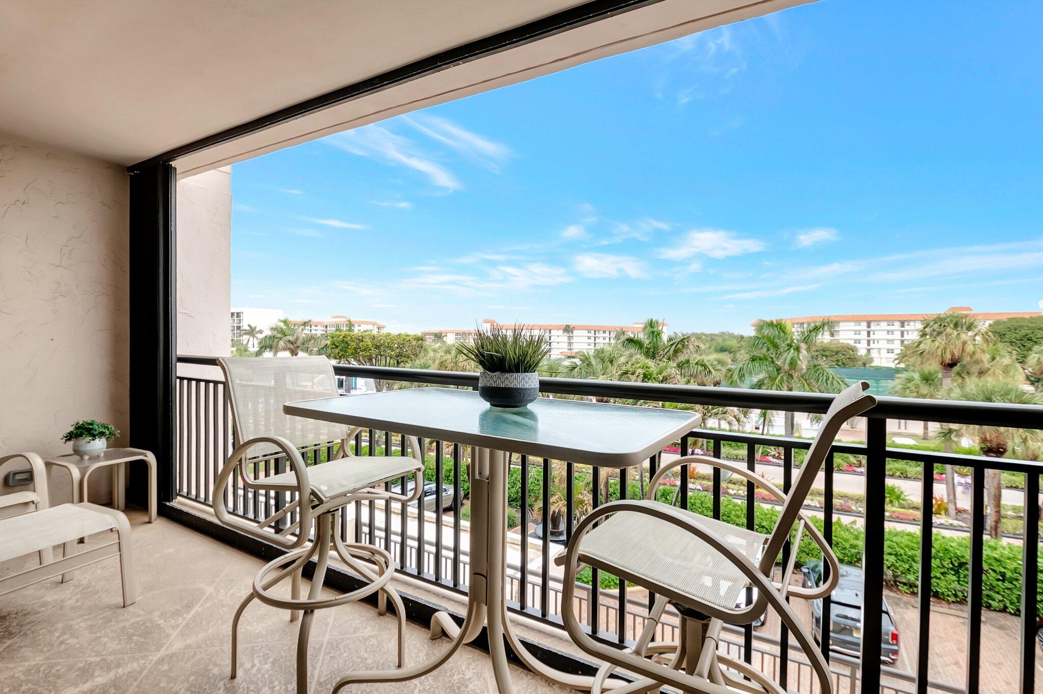 YACHT & RACQUET CLUB OF BOCA RATON CONDO - Residential