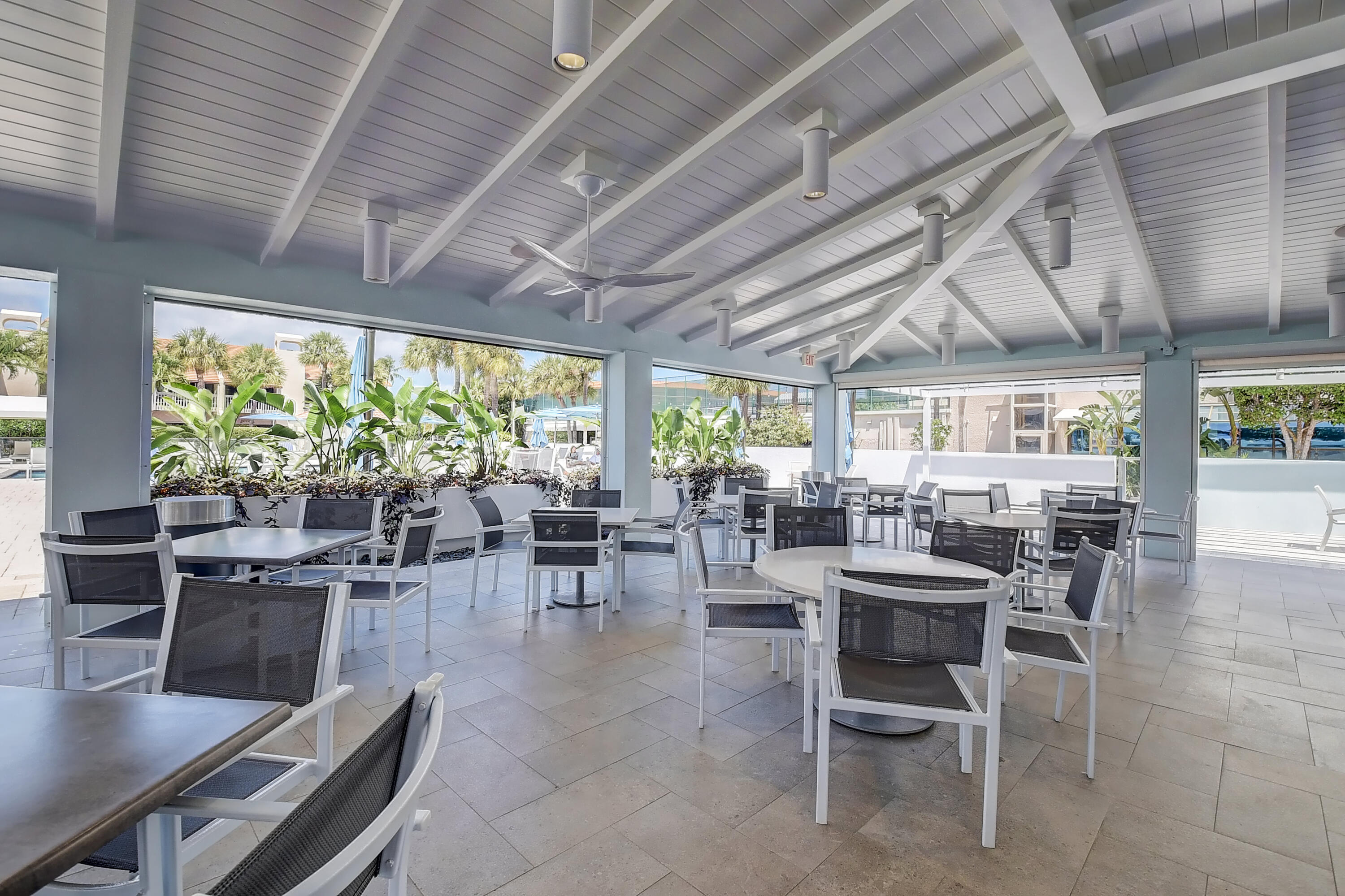 YACHT & RACQUET CLUB OF BOCA RATON CONDO - Residential