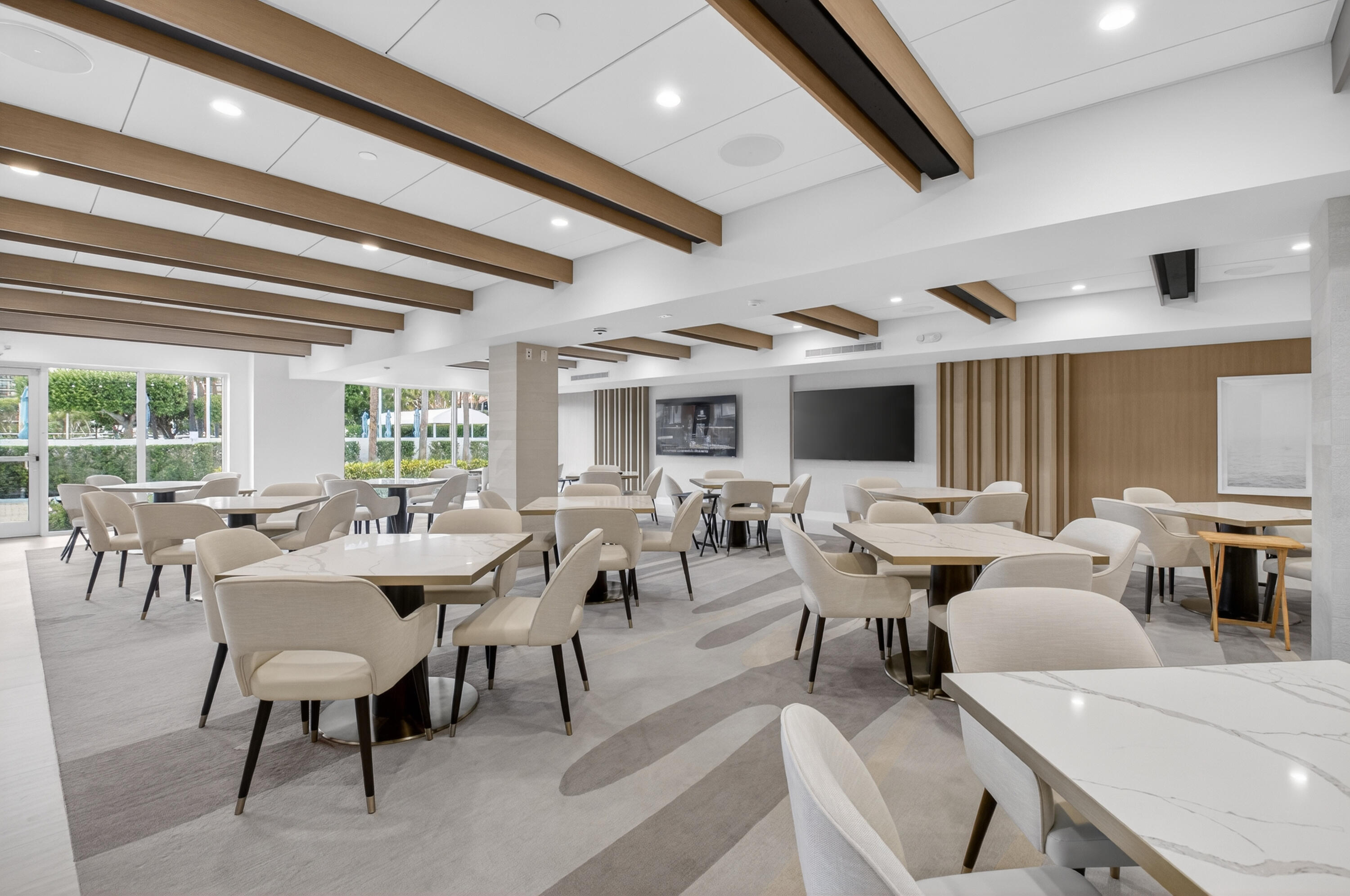 YACHT & RACQUET CLUB OF BOCA RATON CONDO - Residential