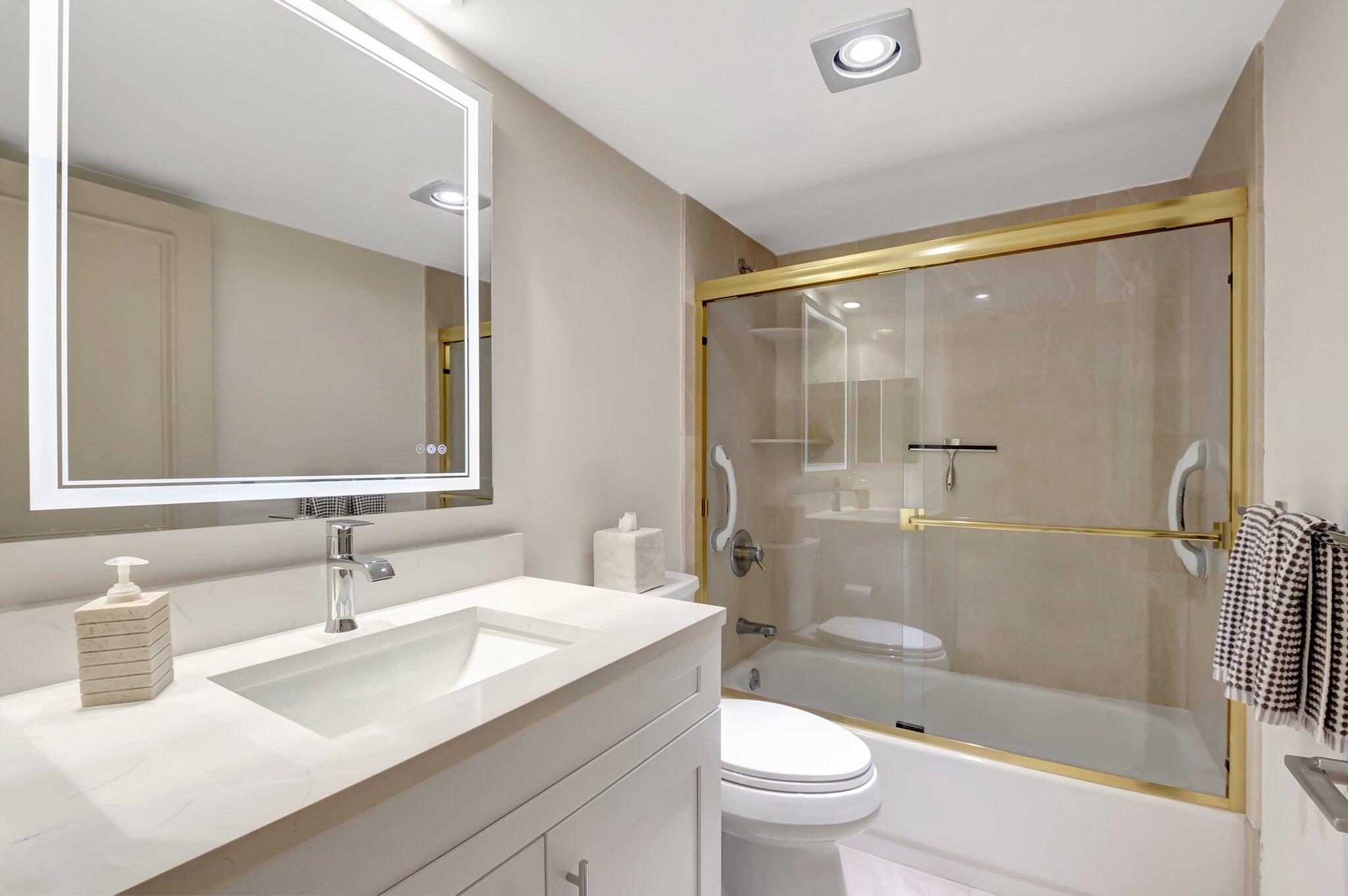 YACHT & RACQUET CLUB OF BOCA RATON CONDO - Residential