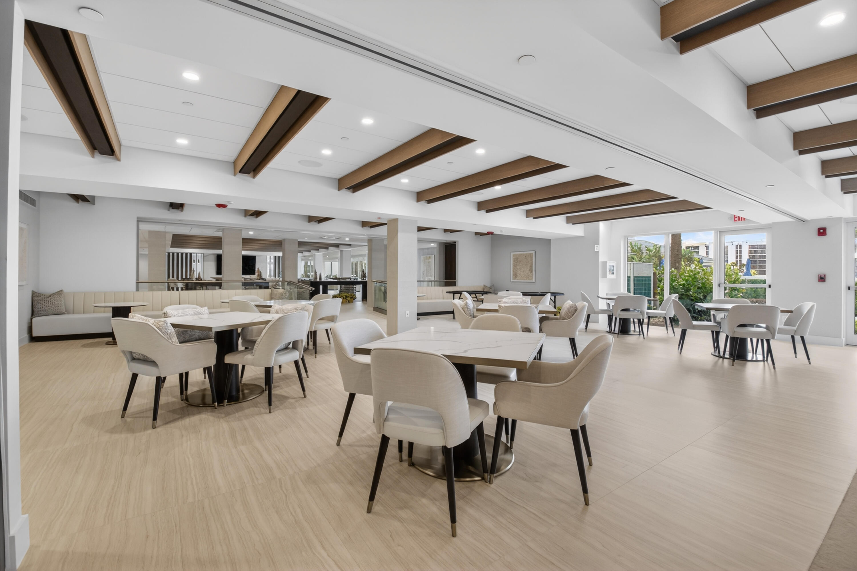 YACHT & RACQUET CLUB OF BOCA RATON CONDO - Residential