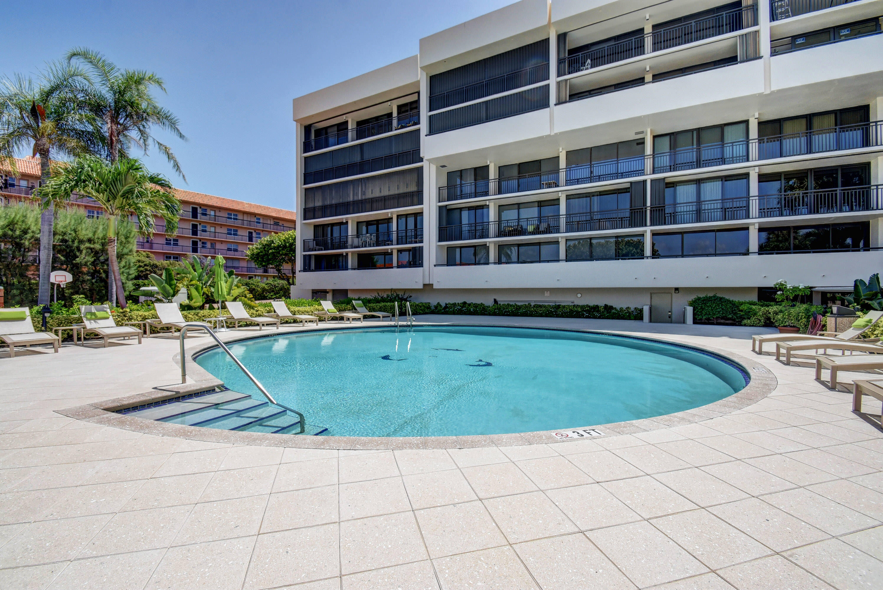 YACHT & RACQUET CLUB OF BOCA RATON CONDO - Residential