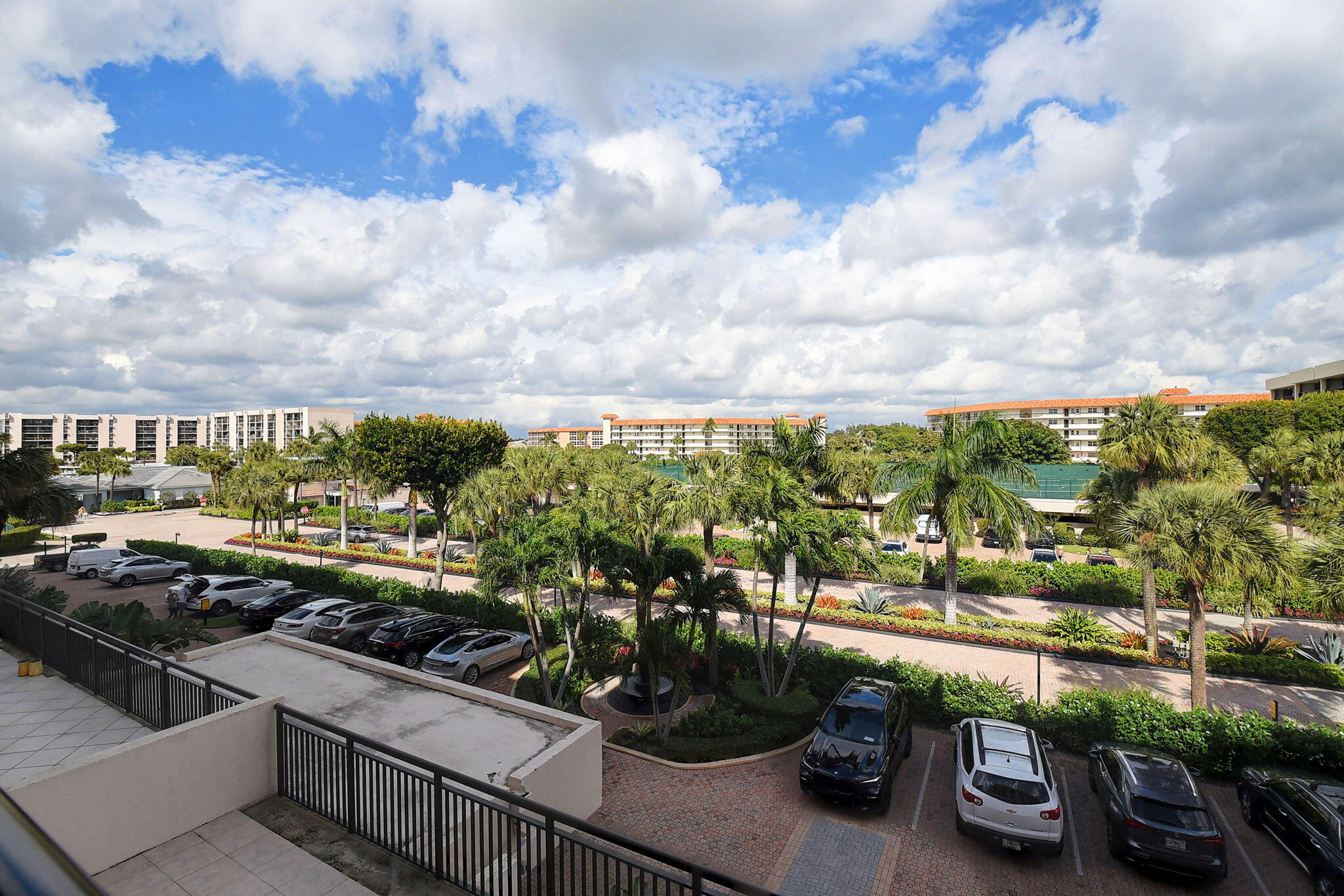 YACHT & RACQUET CLUB OF BOCA RATON CONDO - Residential