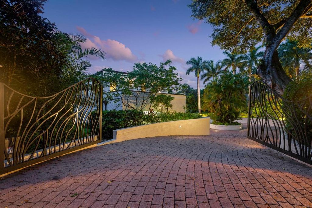 Photo of 24 Ridgeland Drive, Sewalls Point, FL 34996 (MLS # R11001404)