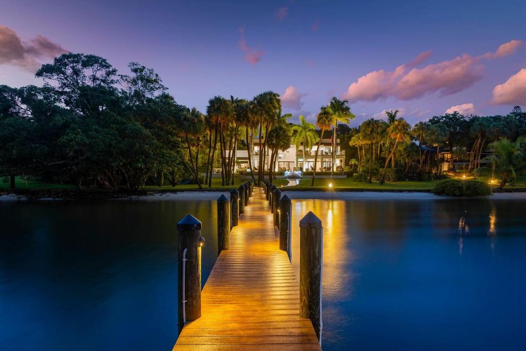 Photo of 24 Ridgeland Drive, Sewalls Point, FL 34996 (MLS # R11001404)