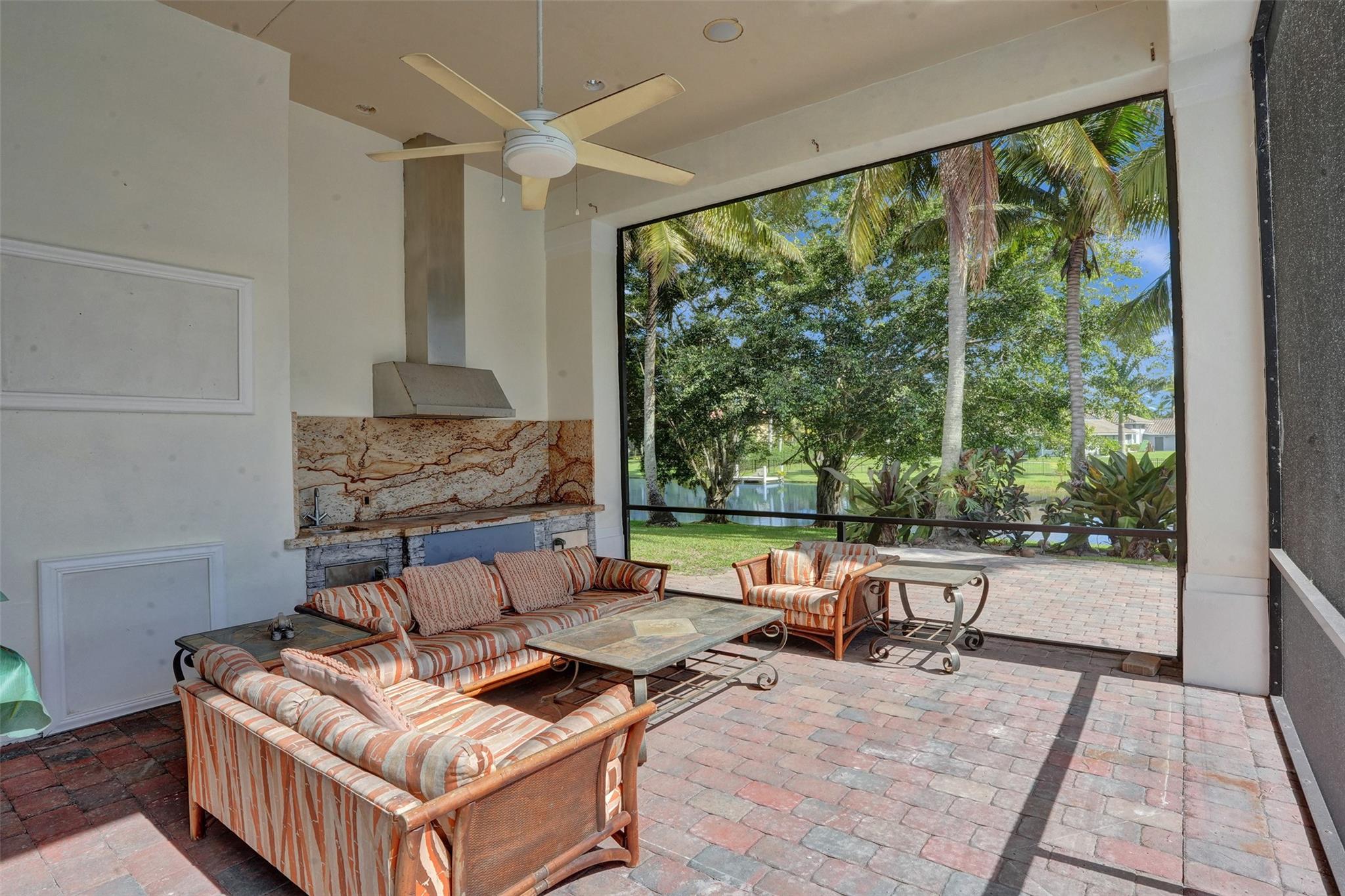 Rio Poco - Residential