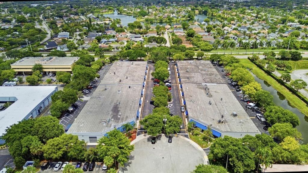Photo of 10002 NW 46th Street #10002, Sunrise, FL 33351 (MLS # B26047670)