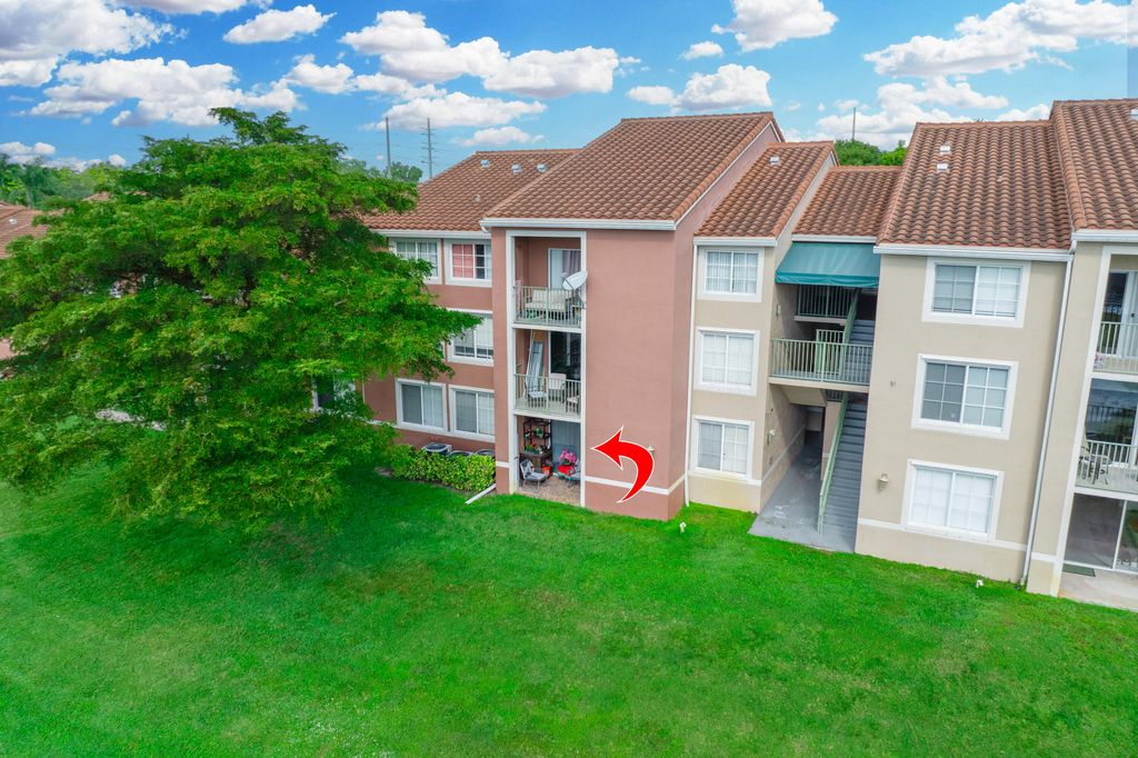 Photo of 7824 Sonoma Springs Circle #110, Lake Worth, FL 33463 (MLS # R11162377)