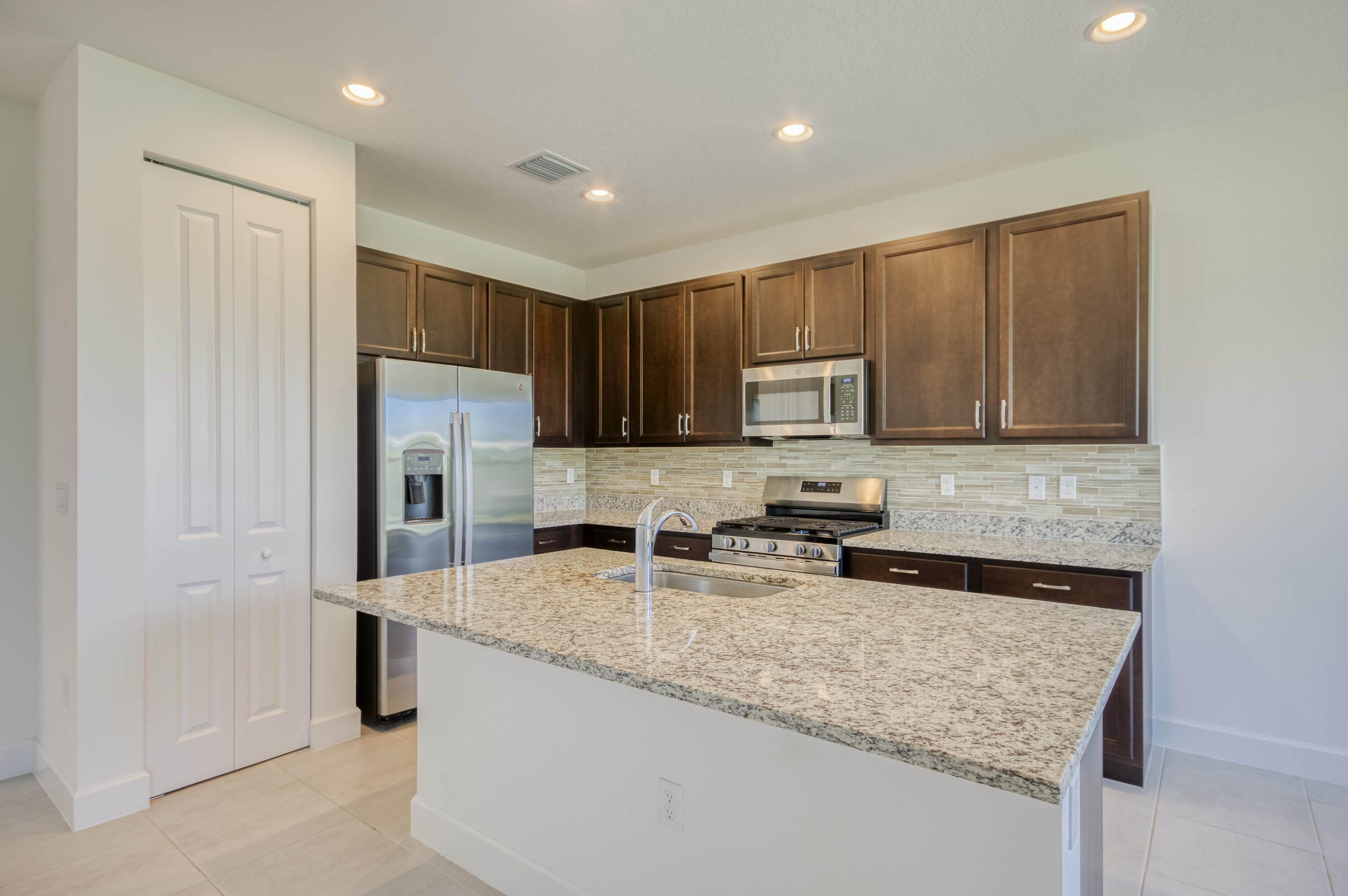 Riverland - Valencia Walk - Residential