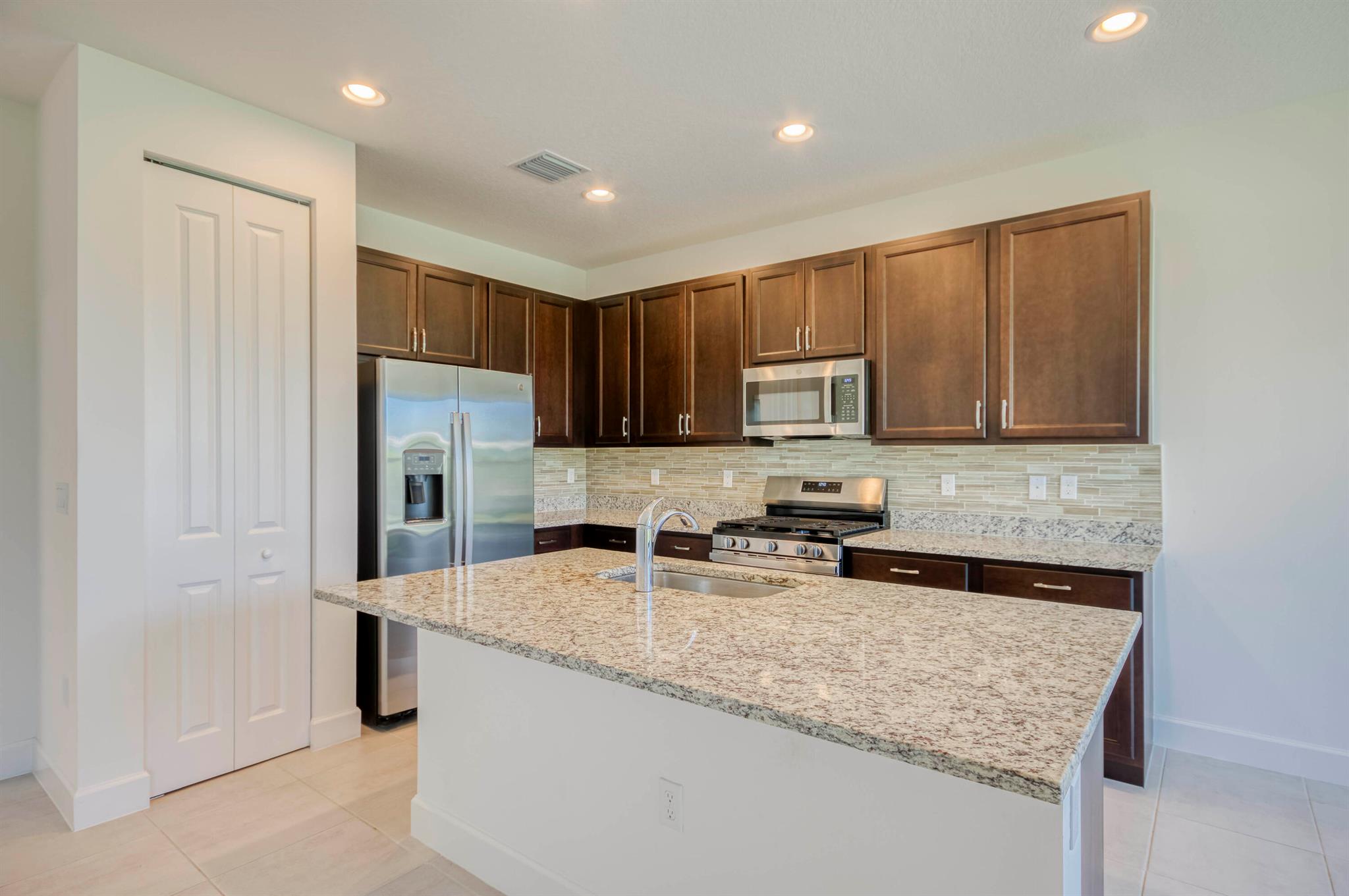 Riverland - Valencia Walk - Residential