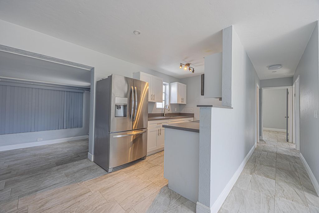 Photo of 2007 Kenwood Road, West Palm Beach, FL 33409 (MLS # B26001723)