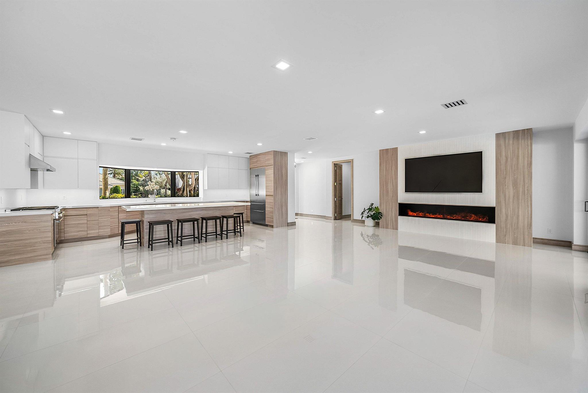 POINT MANALAPAN PL 1 IN - Residential