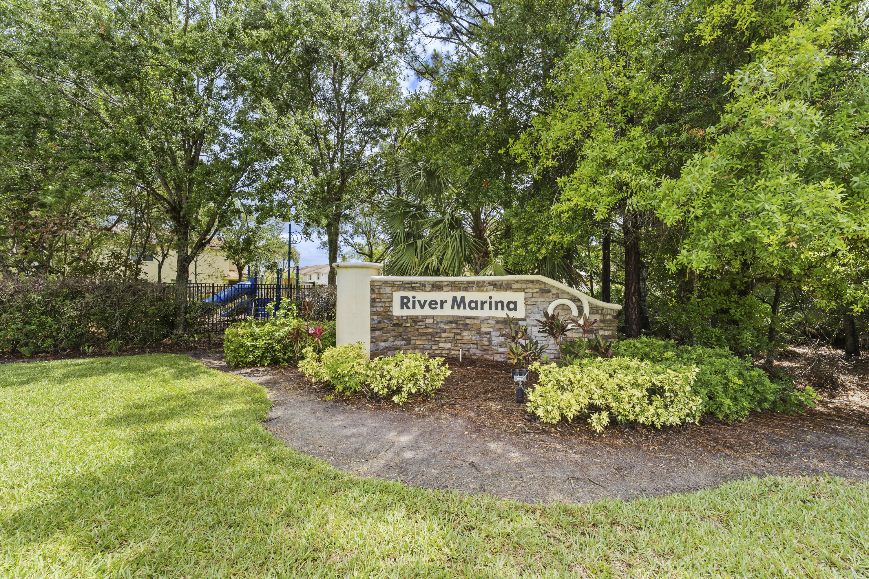 3051 SW Otter Lane