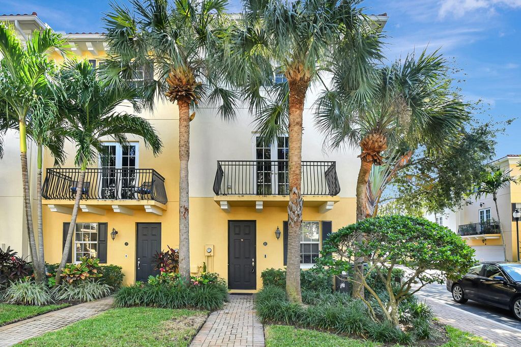 Photo of 2502 N Dixie Highway #32, Lake Worth Beach, FL 33460 (MLS # R11033065)