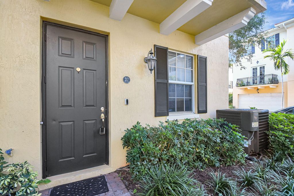 Photo of 2502 N Dixie Highway #32, Lake Worth Beach, FL 33460 (MLS # R11033065)