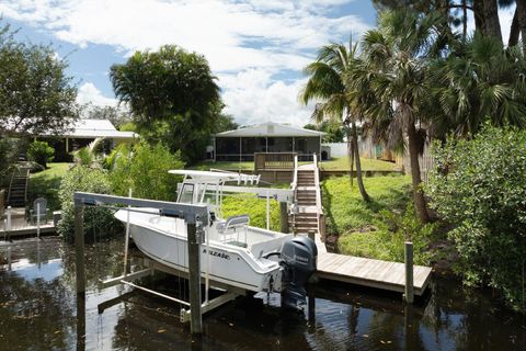 Photo of 1467 SW Peninsula Lane, Palm City, FL 34990 (MLS # B26006186)