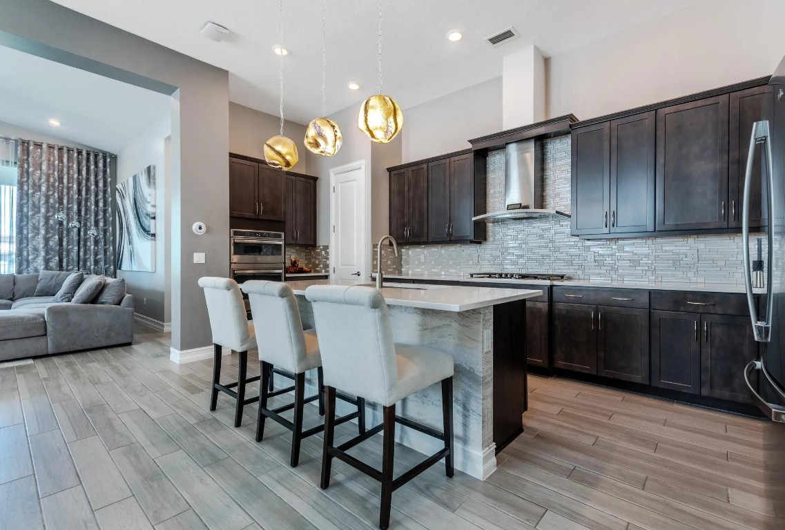 8948 Grand Prix Lane