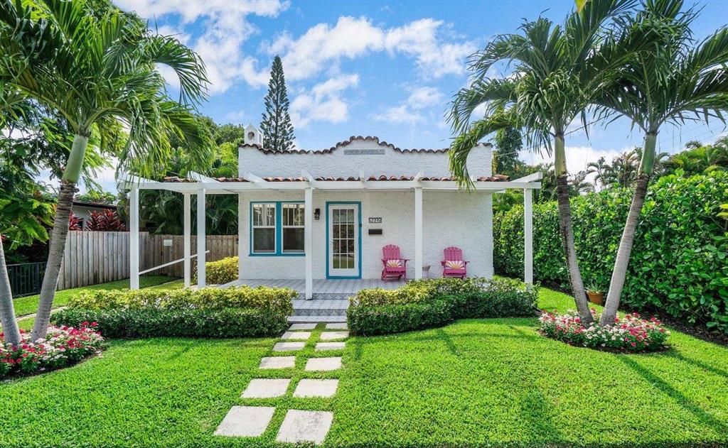 Photo of 209 N N Swinton Avenue, Delray Beach, FL 33444 (MLS # R10735386)