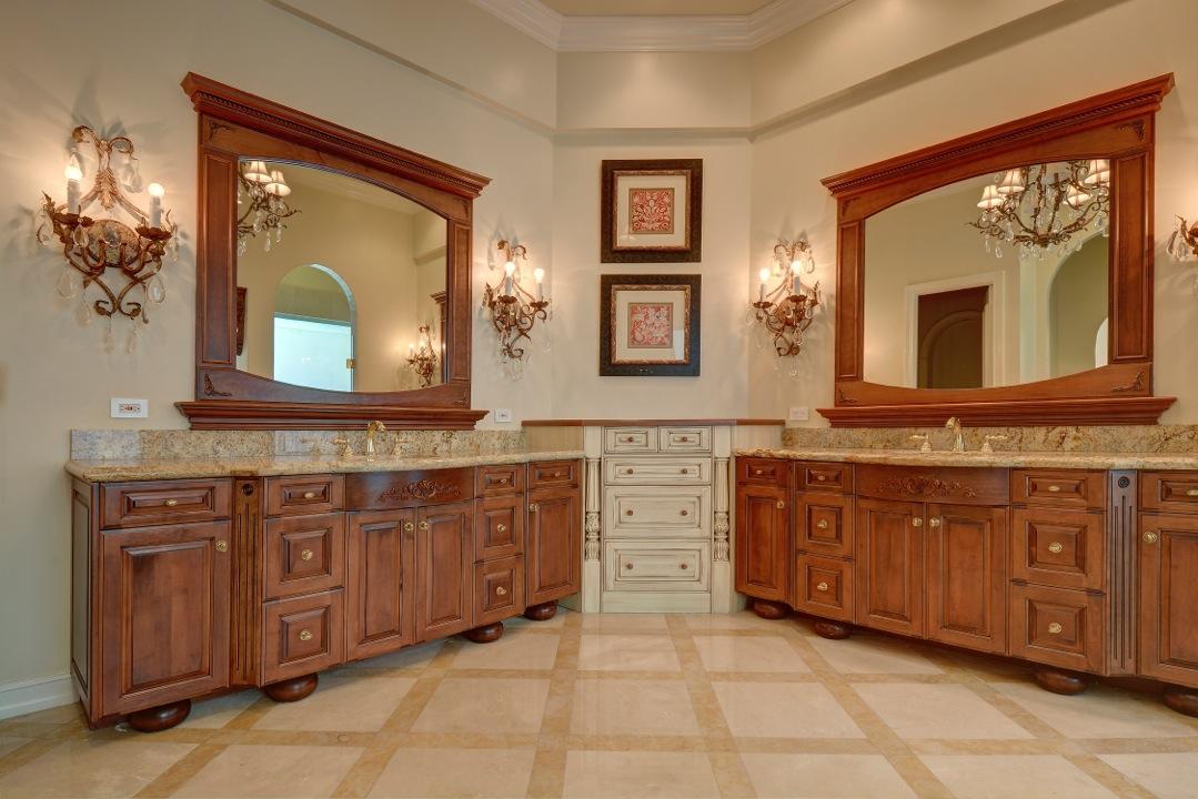 ROYAL PALM YACHT & COUNTRY CLUB - Residential