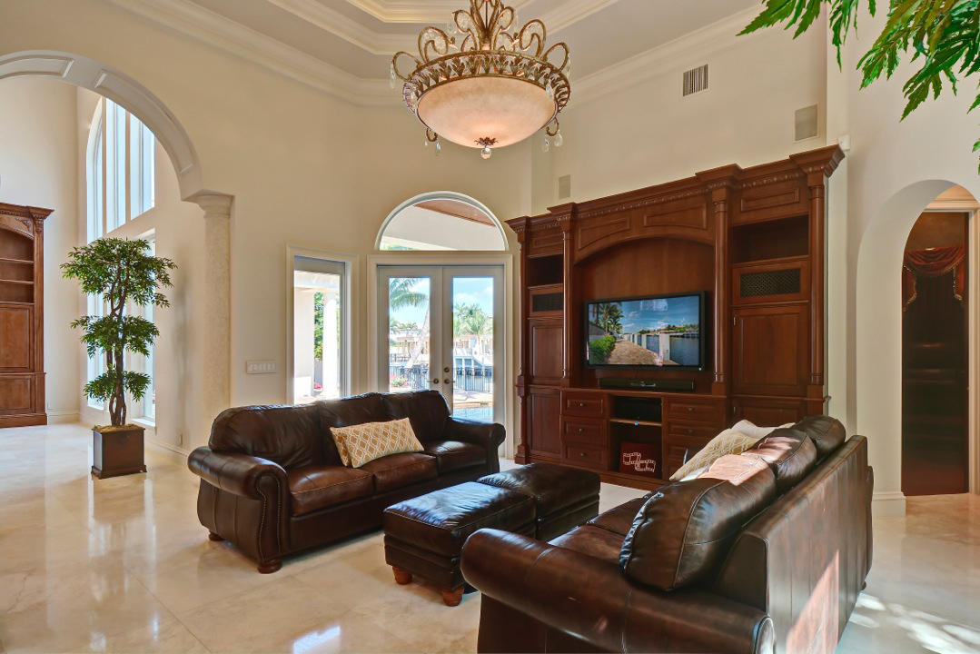 ROYAL PALM YACHT & COUNTRY CLUB - Residential