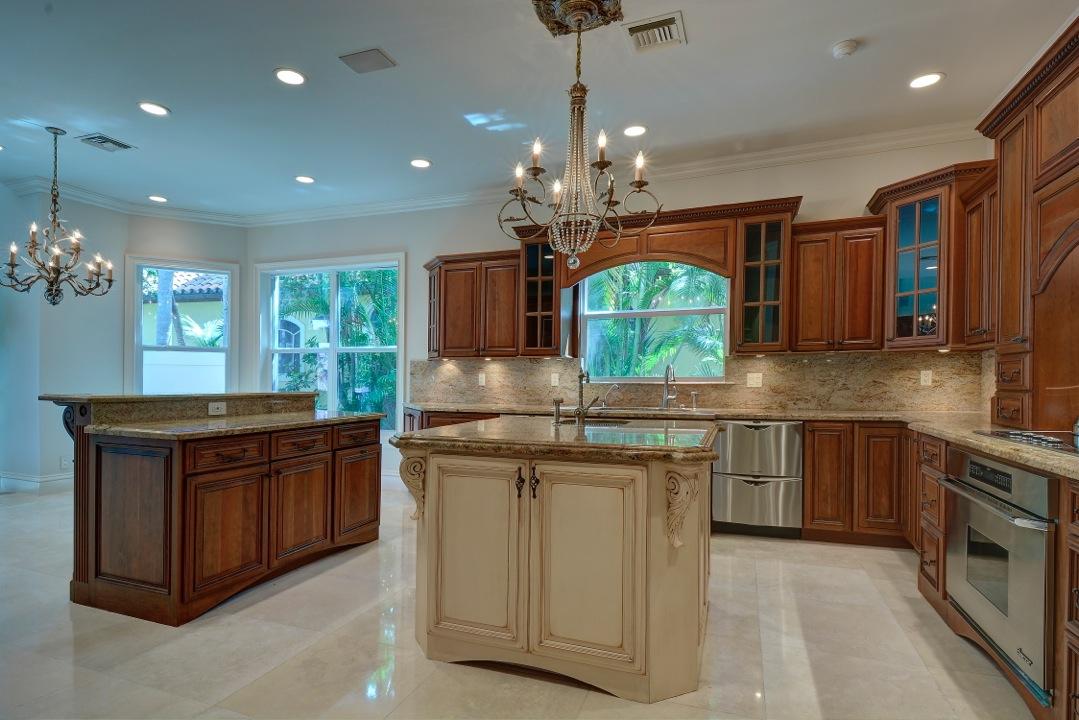 ROYAL PALM YACHT & COUNTRY CLUB - Residential