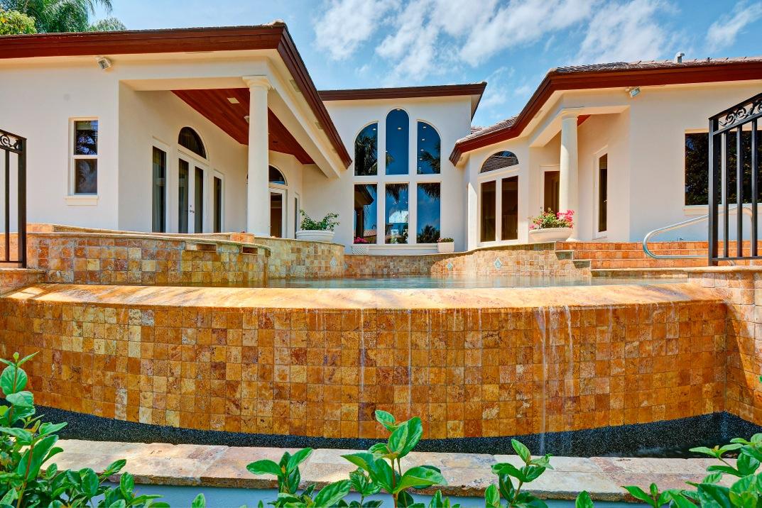 ROYAL PALM YACHT & COUNTRY CLUB - Residential