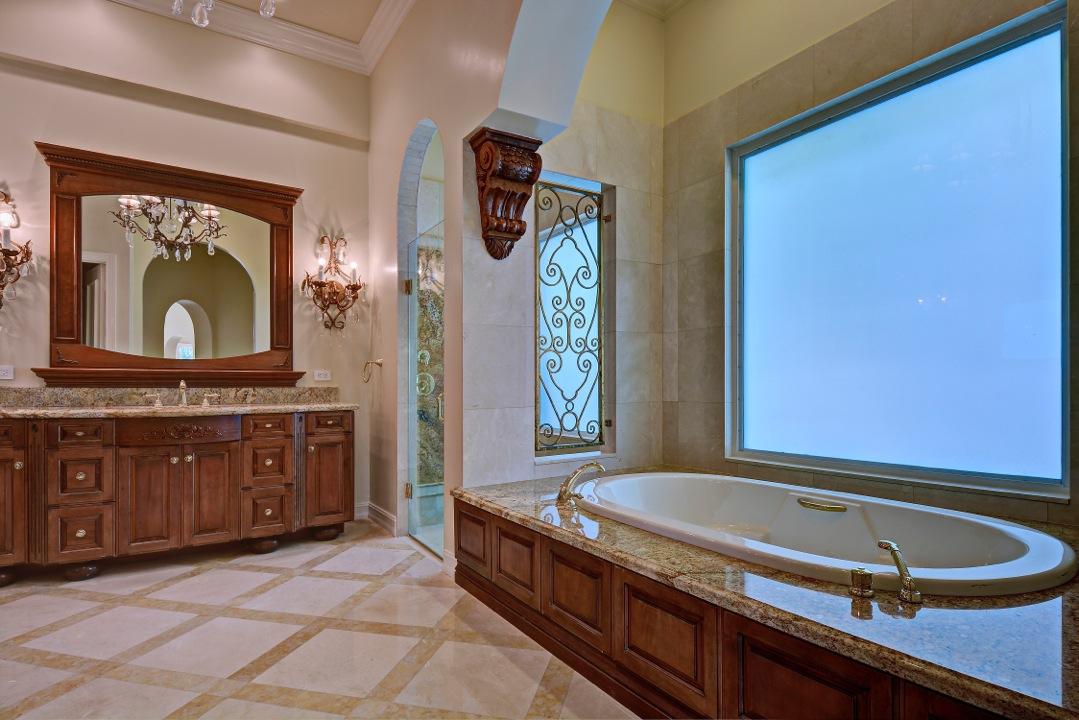 ROYAL PALM YACHT & COUNTRY CLUB - Residential